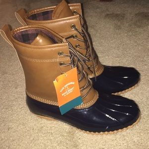 Brand New DuckBoots